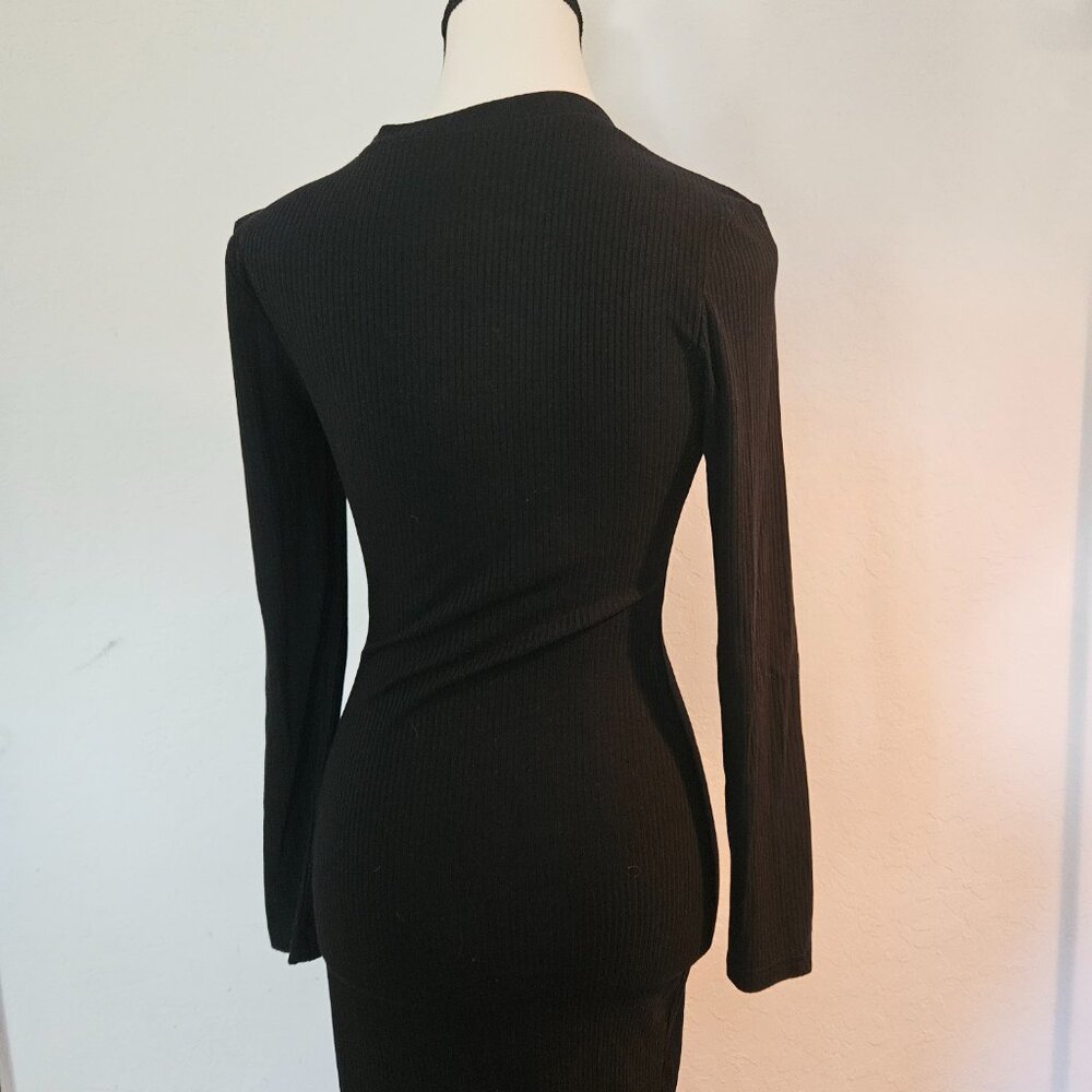 Women's dress - Picture 4 of 4